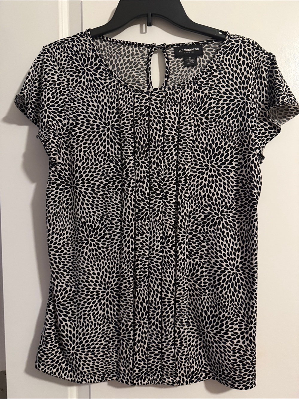 Liz Claiborne Black and White Floral-Print Cap Sleeve Top